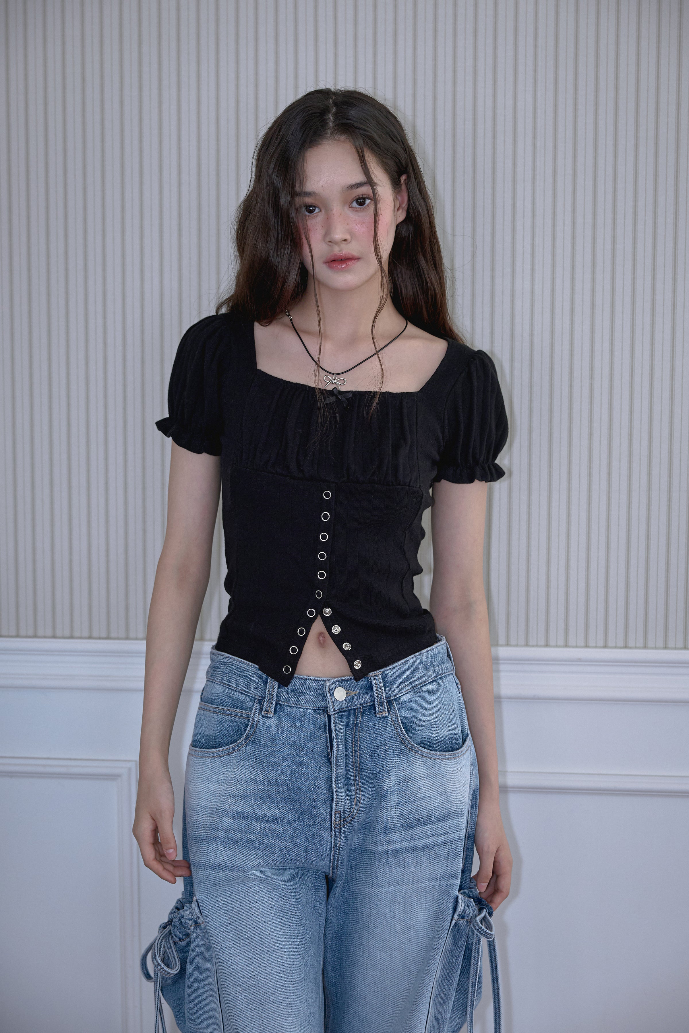 Puff Shirring Ribbon T-shirt | THE BOUNDLESS ONLINE