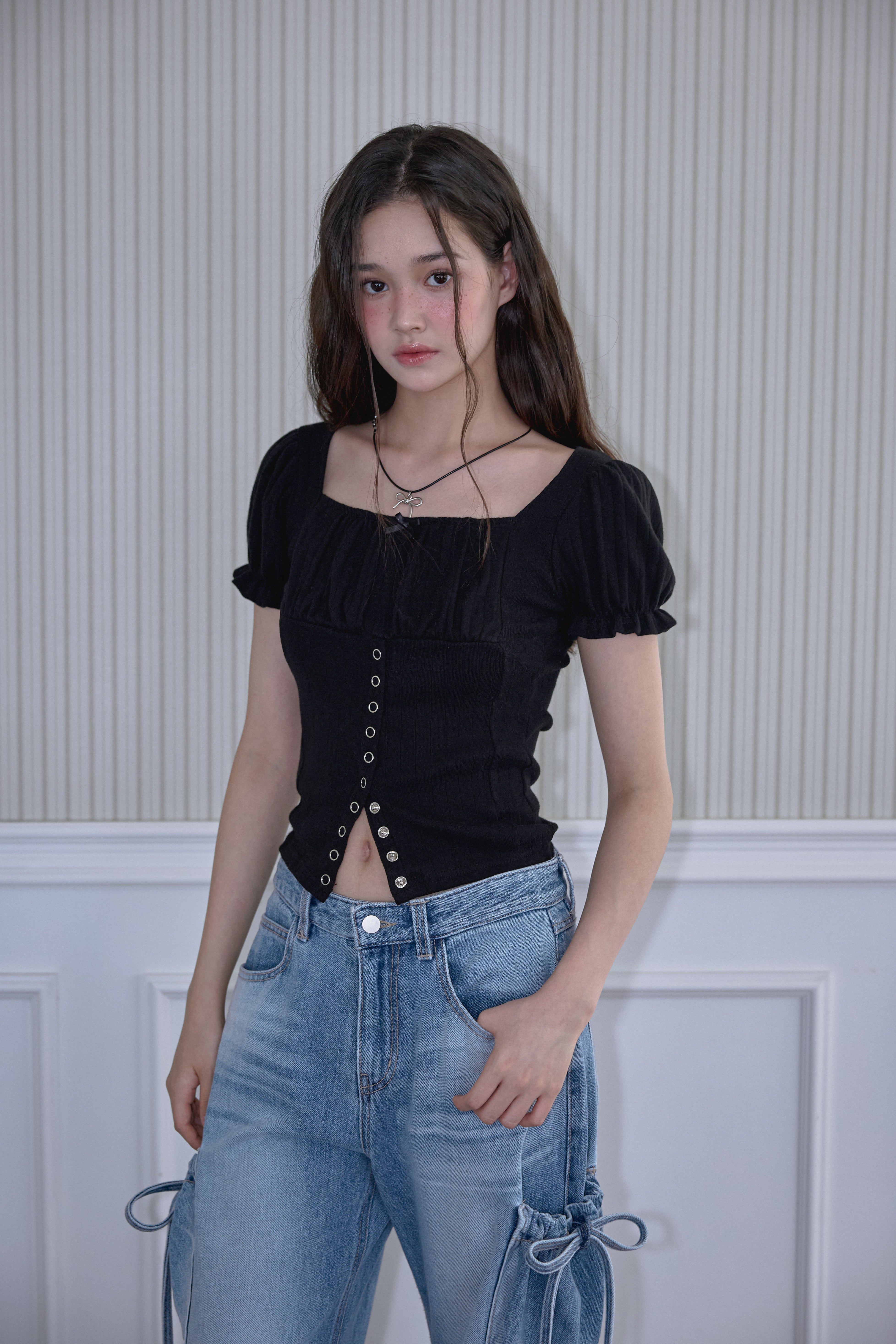 Puff Shirring Ribbon T-shirt | THE BOUNDLESS ONLINE